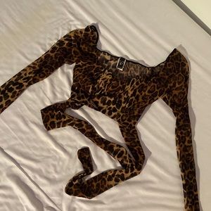 WINDSOR leopard cropped long sleeve tie top